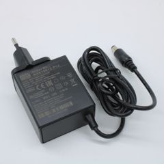 AC-DC, 18Вт, сетевой адаптер, выход 12В/1.5А, вход 80...264В AC, 47...63 Гц, изоляция 4000B DC, 2xMOPP, 48x28*x55мм, -30...+70C, евровилка, выходной разъем 11мм, диам. 5.5х2.1мм