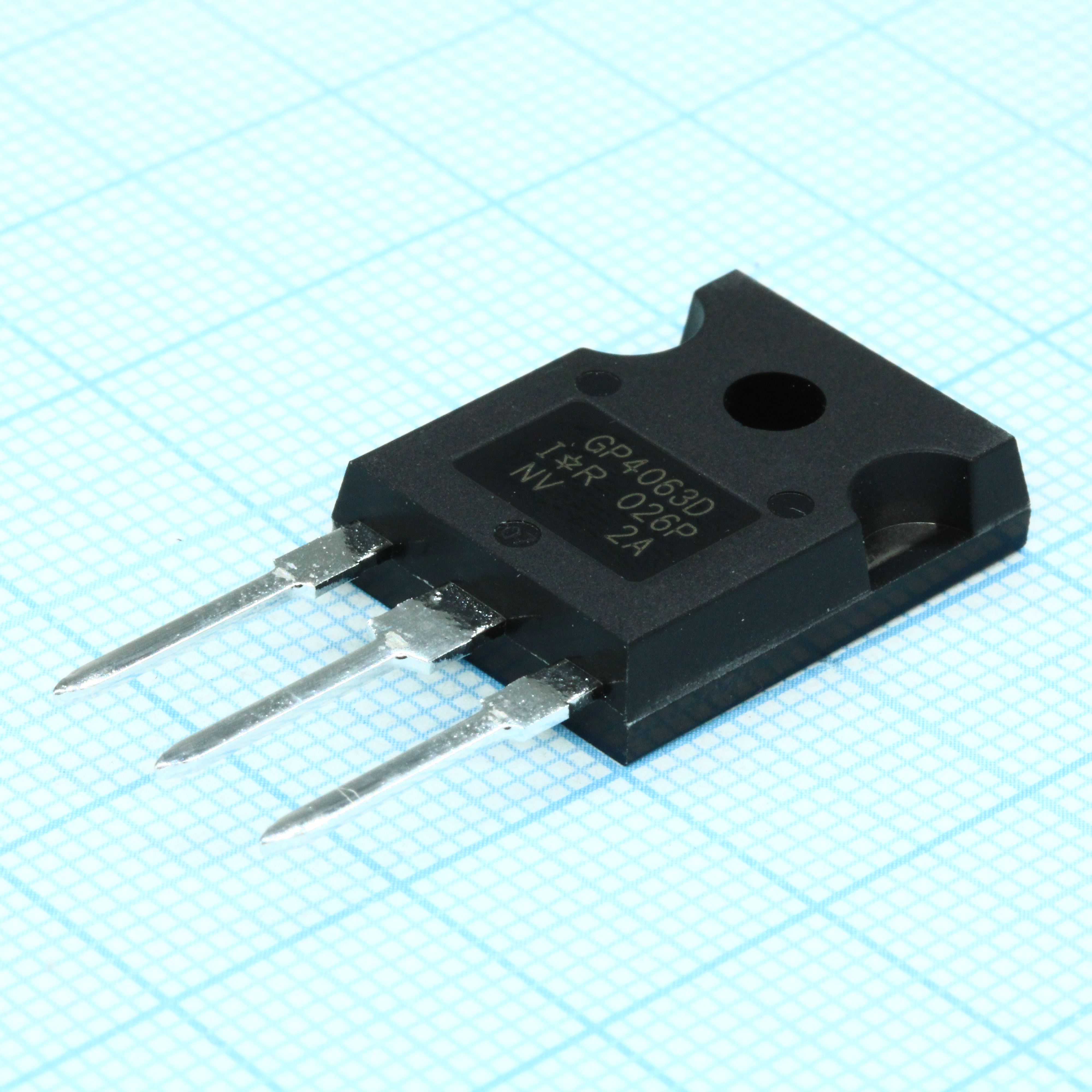 Биполярный транзистор IGBT, 600 В, 96 А, 330 Вт