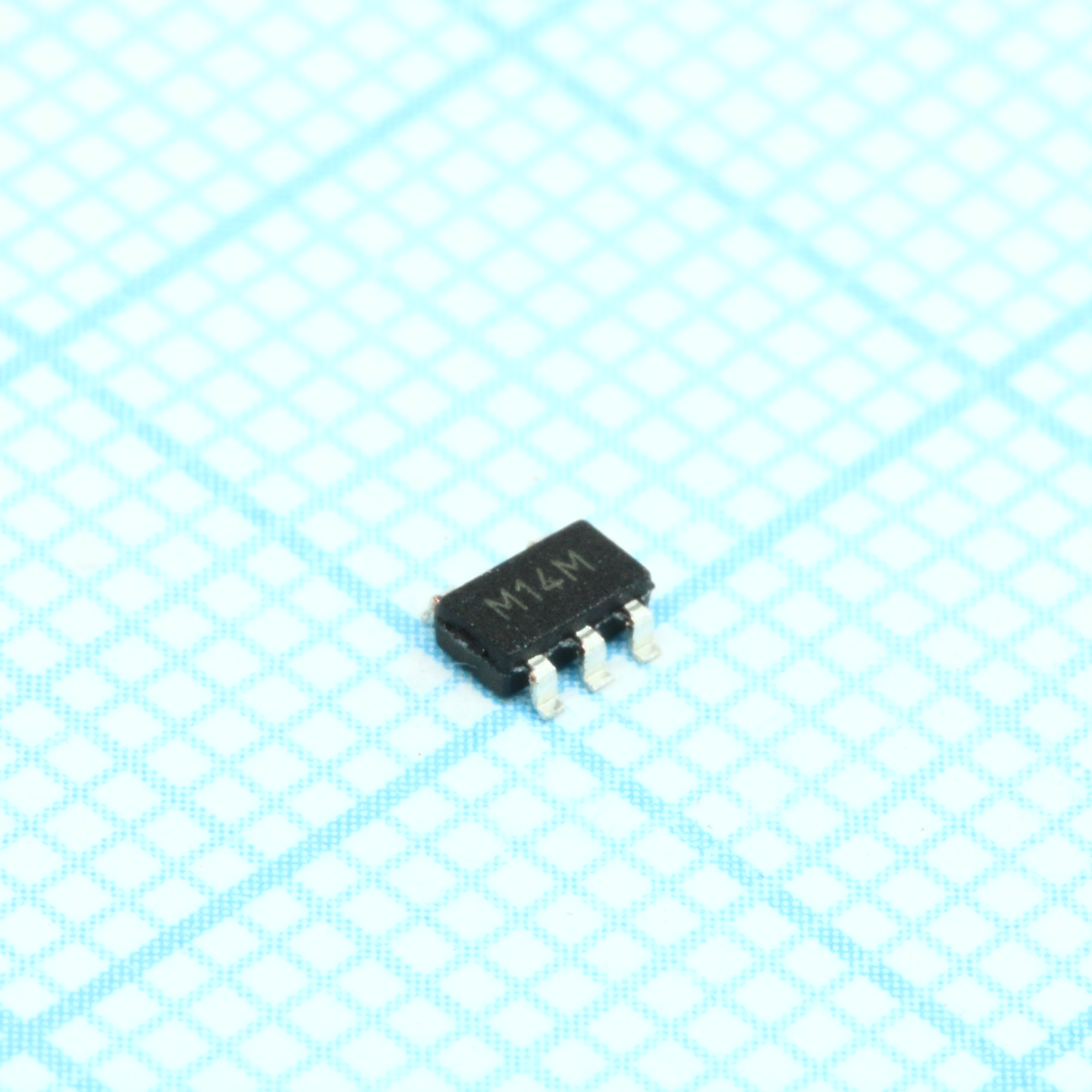 Энергонезависимое ППЗУ шина I2C    128x8