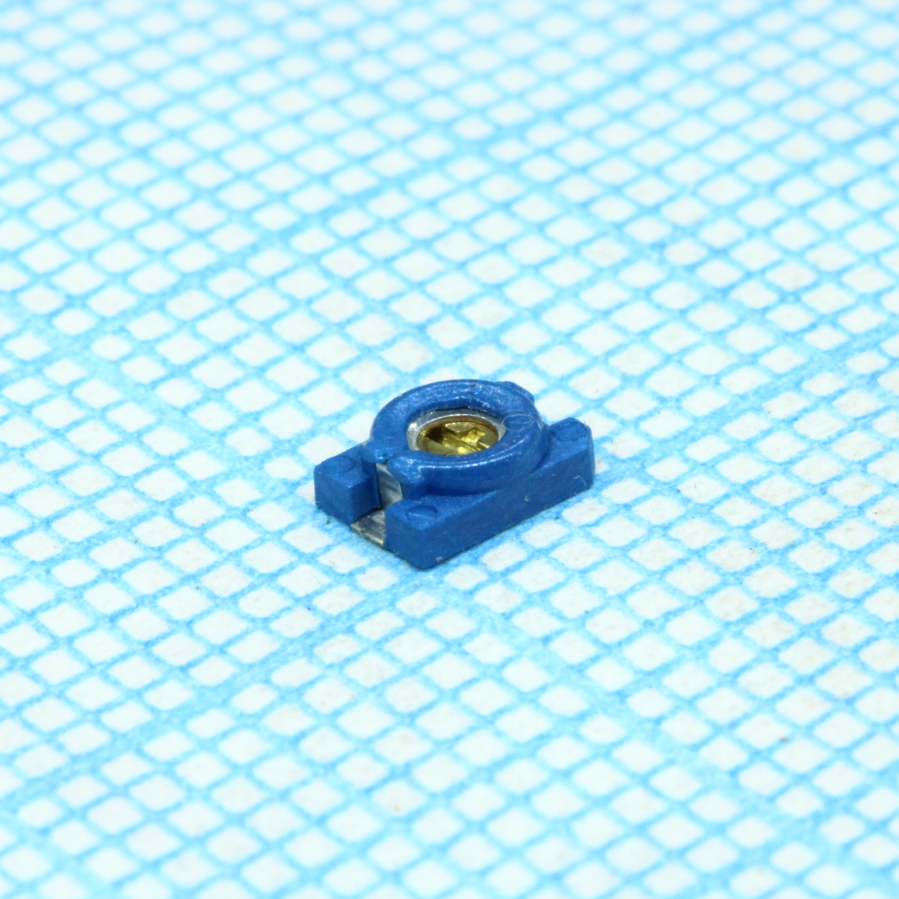 Подстроечный керамический конденсатор 2/6pF 100V NPO±200 ppm/C Top Adj 85C T/R